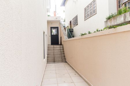 Casa de condomínio para alugar com 389m², 4 quartos e 3 vagas Casa de condomínio para alugar com 389m², 4 quartos e 3 vagasQuintal