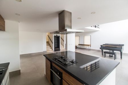 Casa de condomínio para alugar com 389m², 4 quartos e 3 vagas Casa de condomínio para alugar com 389m², 4 quartos e 3 vagasCozinha