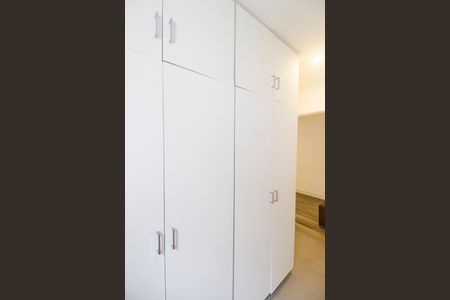 Casa de condomínio para alugar com 389m², 4 quartos e 3 vagas Casa de condomínio para alugar com 389m², 4 quartos e 3 vagasCloset da suíte