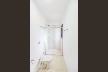 Casa de condomínio para alugar com 389m², 4 quartos e 3 vagas Casa de condomínio para alugar com 389m², 4 quartos e 3 vagasBanheiro da Suíte