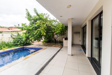 Casa de condomínio para alugar com 389m², 4 quartos e 3 vagas Casa de condomínio para alugar com 389m², 4 quartos e 3 vagasPiscina