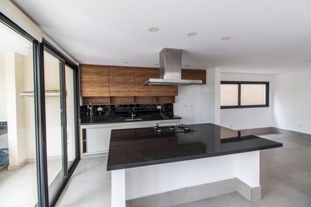 Casa de condomínio para alugar com 389m², 4 quartos e 3 vagas Casa de condomínio para alugar com 389m², 4 quartos e 3 vagasCozinha