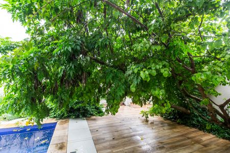 Casa de condomínio para alugar com 389m², 4 quartos e 3 vagas Casa de condomínio para alugar com 389m², 4 quartos e 3 vagasQuintal