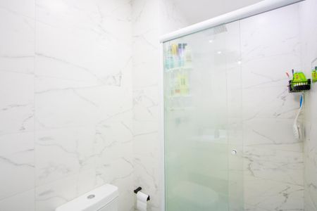 Apartamento à venda com 60m², 2 quartos e 1 vaga Apartamento à venda com 60m², 2 quartos e 1 vagaBanheiro do quarto 1