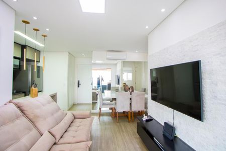 Sala de apartamento à venda com 2 quartos, 60m² em Vila Apiai, Santo André