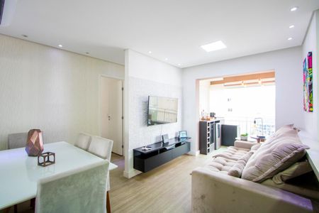 Sala de apartamento à venda com 2 quartos, 60m² em Vila Apiai, Santo André