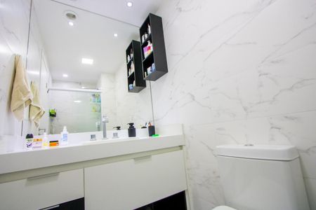 Apartamento à venda com 60m², 2 quartos e 1 vaga Apartamento à venda com 60m², 2 quartos e 1 vagaBanheiro do quarto 1
