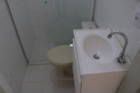 Banheiro de kitnet/studio para alugar com 1 quarto, 30m² em Perdizes, São Paulo