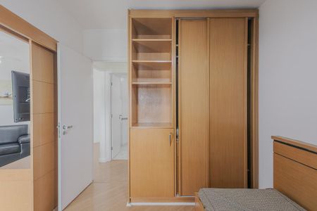 Apartamento para alugar com 60m², 2 quartos e 2 vagas Apartamento para alugar com 60m², 2 quartos e 2 vagasQuarto