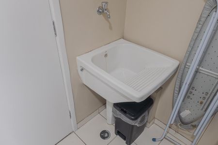 Apartamento para alugar com 60m², 2 quartos e 2 vagas Apartamento para alugar com 60m², 2 quartos e 2 vagasCozinha e Área de Serviço