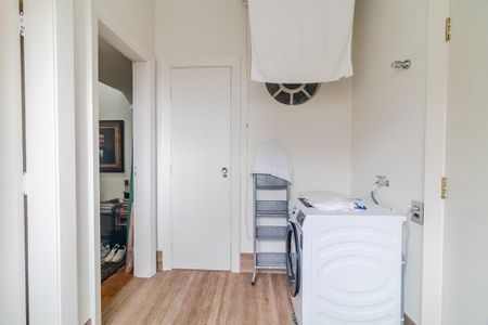 Apartamento à venda com 210m², 3 quartos e 1 vagaÁrea de Serviço