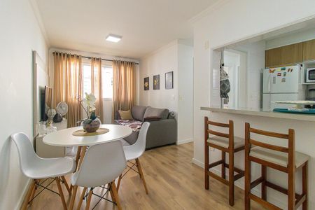 Sala de apartamento para alugar com 2 quartos, 52m² em Capão Raso, Curitiba