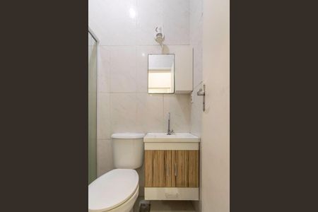 Casa à venda com 60m², 2 quartos e sem vaga Casa à venda com 60m², 2 quartos e sem vagaBanheiro