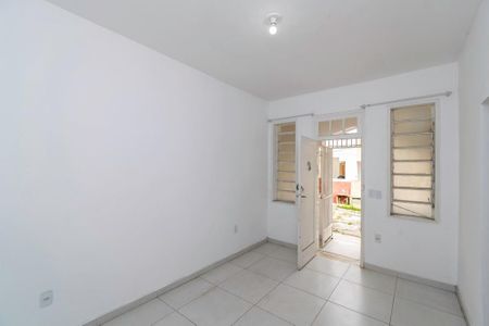 Casa à venda com 60m², 2 quartos e sem vaga Casa à venda com 60m², 2 quartos e sem vagaSala