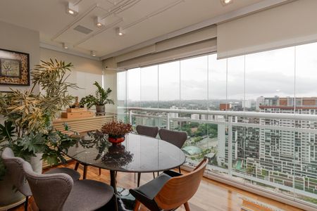 Apartamento para alugar com 73m², 1 quarto e 2 vagasVaranda