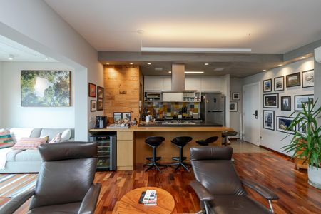 Apartamento para alugar com 73m², 1 quarto e 2 vagasSala