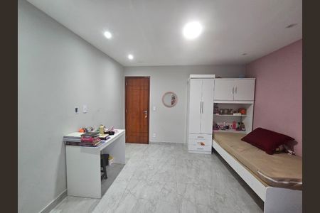 Casa de condomínio à venda com 161m², 3 quartos e 2 vagas Casa de condomínio à venda com 161m², 3 quartos e 2 vagasQuarto