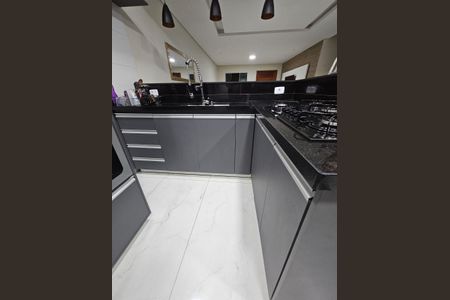 Casa de condomínio à venda com 161m², 3 quartos e 2 vagas Casa de condomínio à venda com 161m², 3 quartos e 2 vagasCozinha