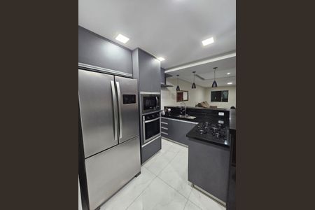 Casa de condomínio à venda com 161m², 3 quartos e 2 vagas Casa de condomínio à venda com 161m², 3 quartos e 2 vagasCozinha