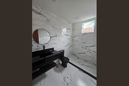 Casa de condomínio à venda com 161m², 3 quartos e 2 vagas Casa de condomínio à venda com 161m², 3 quartos e 2 vagasBanheiro