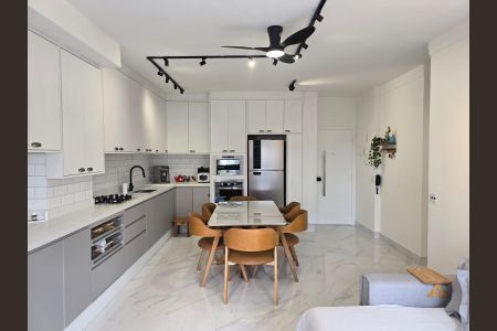 Apartamento à venda com 70m², 2 quartos e 1 vagaSala e cozinha integrada 