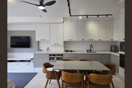 Apartamento à venda com 70m², 2 quartos e 1 vagaSala e cozinha integrada 