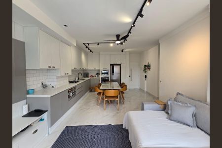 Apartamento à venda com 70m², 2 quartos e 1 vagaSala e cozinha integrada 
