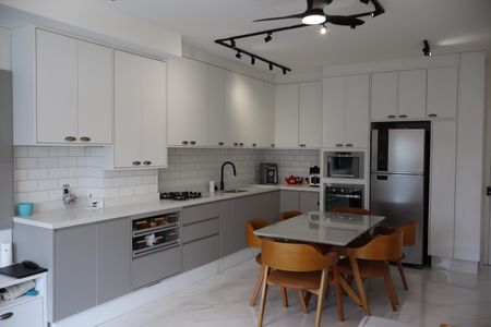 Apartamento à venda com 70m², 2 quartos e 1 vagaSala e cozinha integrada 