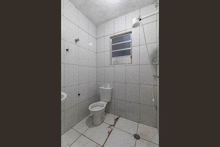 Banheiro de casa para alugar com 2 quartos, 60m² em Parque Guarani, São Paulo