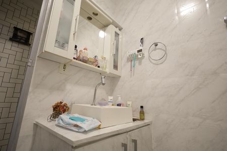 Casa à venda com 200m², 1 quarto e 2 vagasBanheiro