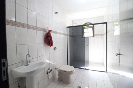 Banheiro Social de casa para alugar com 2 quartos, 119m² em Parque Cocaia, São Paulo