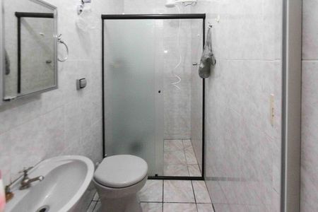 Casa à venda com 200m², 4 quartos e 2 vagasBanheiro da Suite