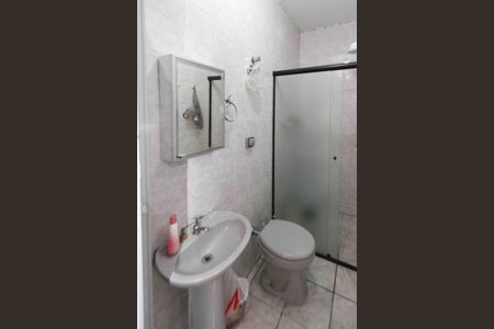 Casa à venda com 200m², 4 quartos e 2 vagasBanheiro da Suite