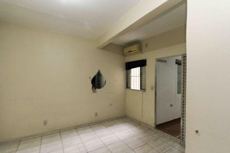 Casa à venda com 200m², 4 quartos e 2 vagasSuite
