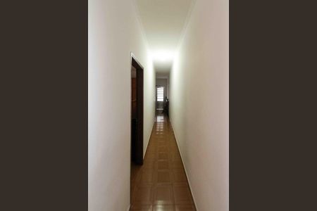 Corredor de casa à venda com 4 quartos, 200m² em Vila Antonieta, São Paulo