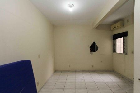 Casa à venda com 200m², 4 quartos e 2 vagasSuite