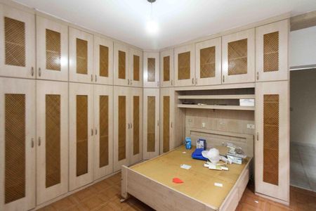 Casa à venda com 200m², 4 quartos e 2 vagasQuarto