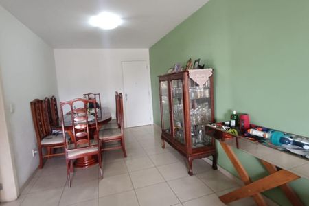 Sala de apartamento para alugar com 3 quartos, 109m² em Jardim Vinte E Cinco de Agosto, Duque de Caxias