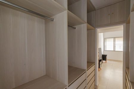 Apartamento para alugar com 100m², 2 quartos e 1 vaga Apartamento para alugar com 100m², 2 quartos e 1 vagaCloset do Quarto 2
