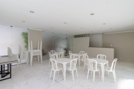 Apartamento para alugar com 100m², 2 quartos e 1 vaga Apartamento para alugar com 100m², 2 quartos e 1 vagaÁrea comum - Salão de festas