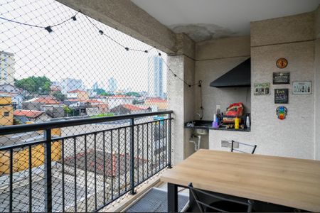 Apartamento à venda com 60m², 2 quartos e 1 vaga Apartamento à venda com 60m², 2 quartos e 1 vagaVaranda