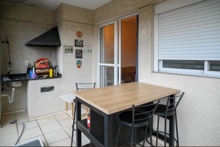 Apartamento à venda com 60m², 2 quartos e 1 vaga Apartamento à venda com 60m², 2 quartos e 1 vagaVaranda