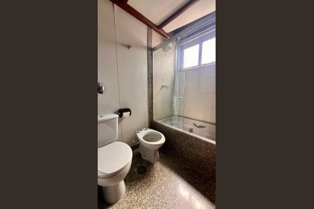 Apartamento à venda com 209m², 4 quartos e 2 vagasbanho