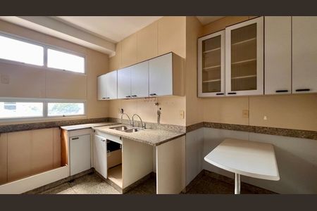 Apartamento à venda com 209m², 4 quartos e 2 vagascozinha