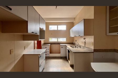 Apartamento à venda com 209m², 4 quartos e 2 vagascozinha