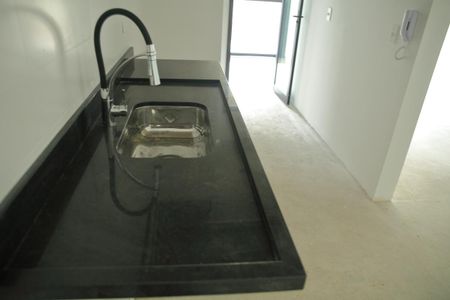 Apartamento à venda com 83m², 2 quartos e 2 vagasCozinha 