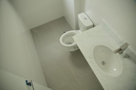 Apartamento à venda com 83m², 2 quartos e 2 vagasSuíte -Banheiro 