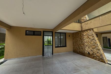 Casa à venda com 129m², 3 quartos e 2 vagasEntrada