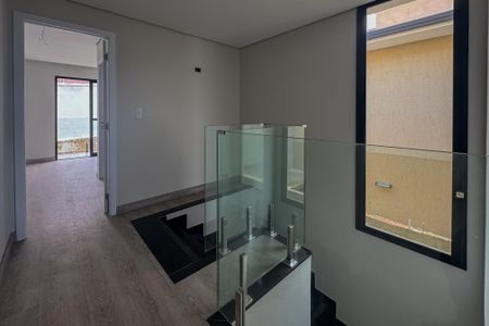 Casa à venda com 129m², 3 quartos e 2 vagasEscada