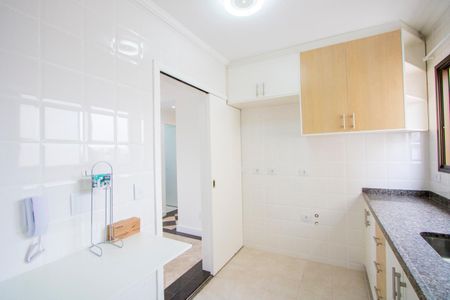 Apartamento para alugar com 70m², 2 quartos e 2 vagasCozinha
